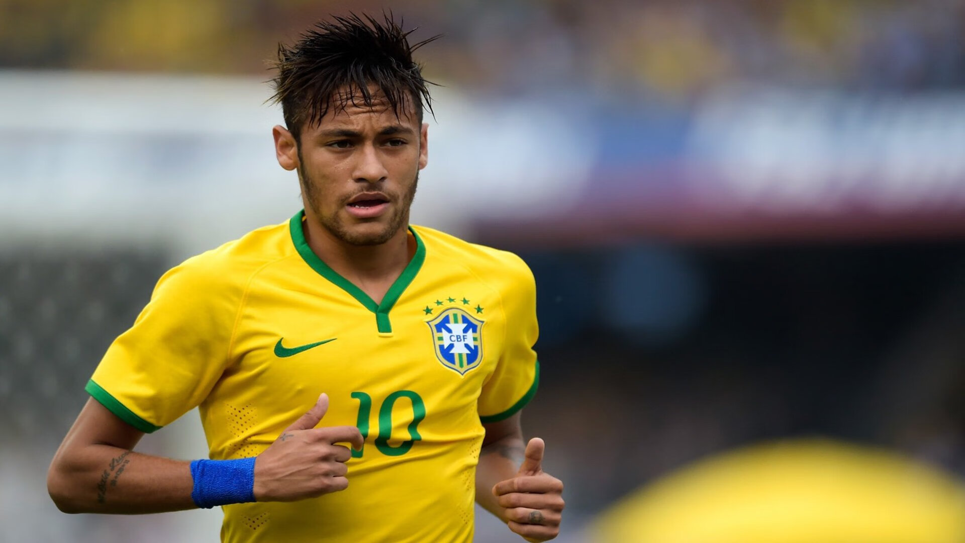 AYX体育-“球场趣闻：明星场外的小趣事”，明星打球