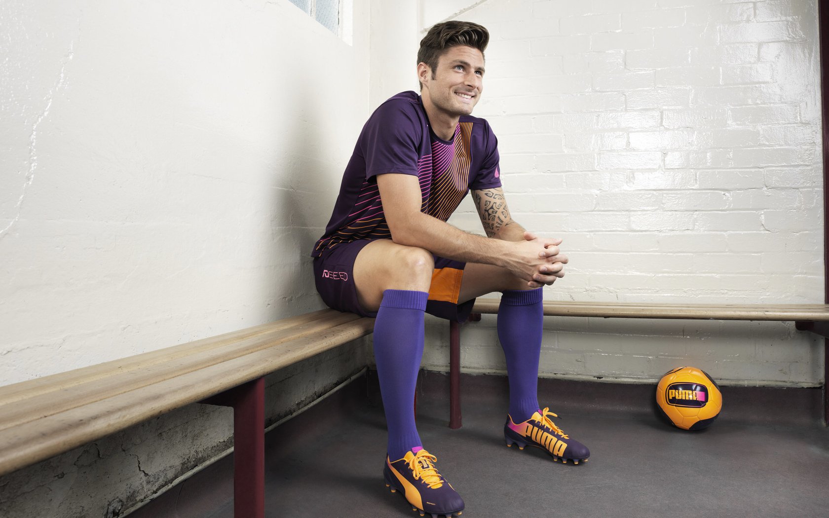 球员代表队访谈透露更衣室氛围积极，球队更衣室文化